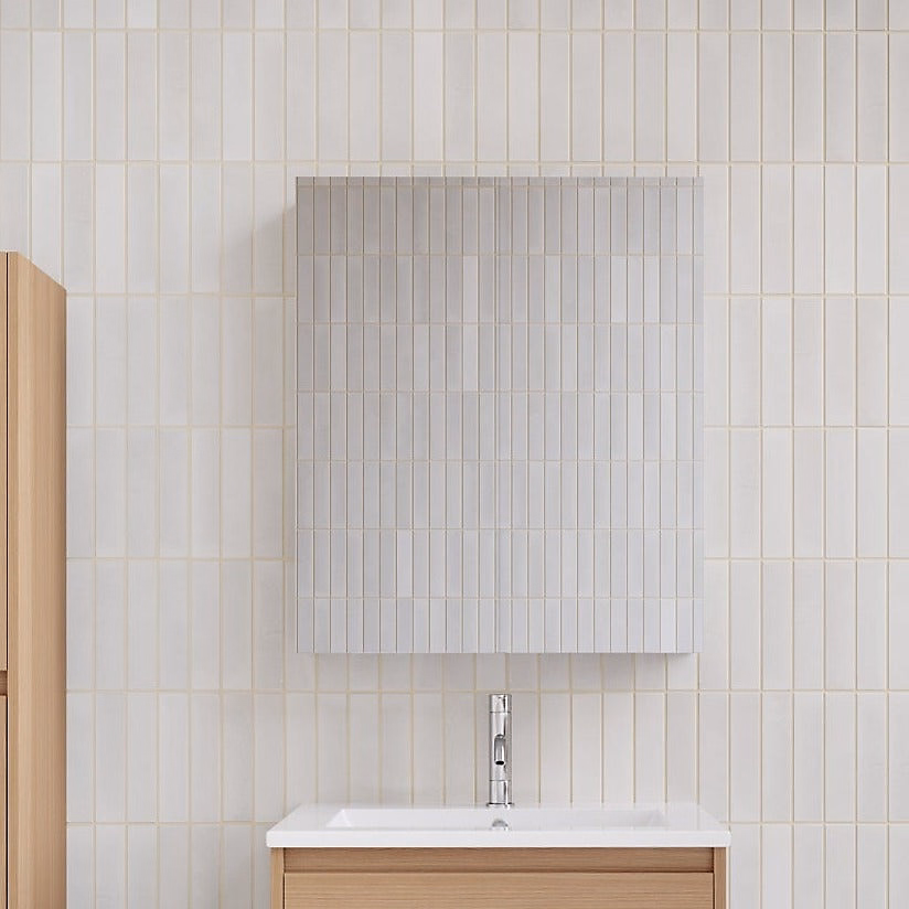 Armoire de toilette bloc-miroir FORTINA largeur 60 cm chêne clair – Réf. JQXFIMYCN5905533225
