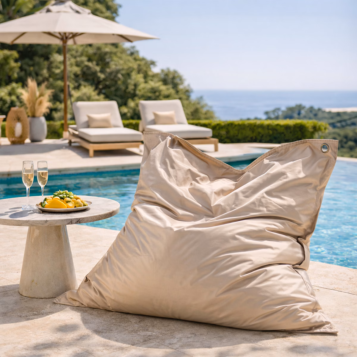 Maxi coussin déperlant intérieur / extérieur uni beige 140 × 120 cm