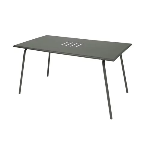 Une idée pratique pour le jardin：Table de jardin coloris romarin Monceau Fermob - 146 cm