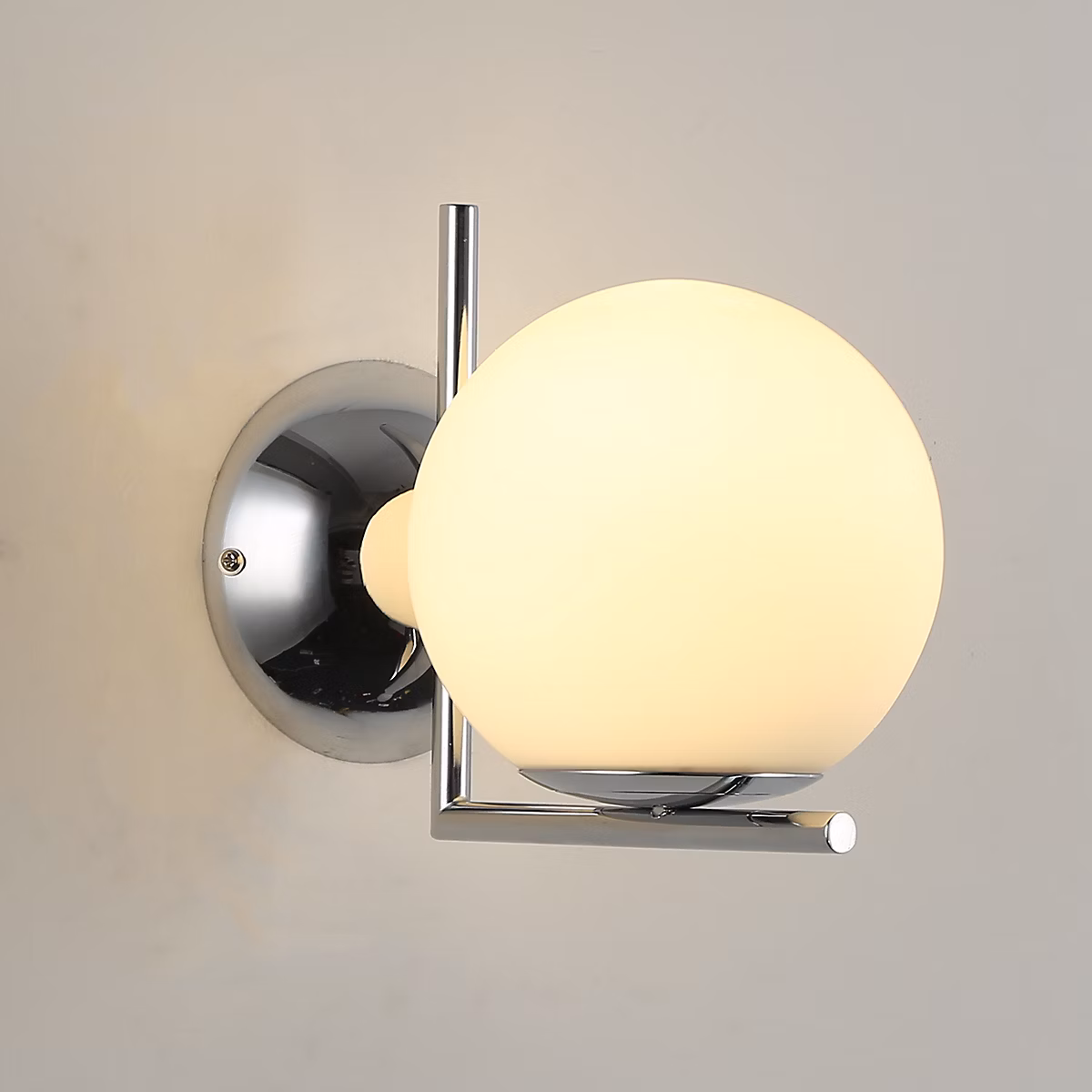 Applique Murale ESFERA avec Globe en Verre Opale E27 G45 Diffuseur en Verre Soufflé et Structure en Acier Chromé. – Réf. KGSZZZMAS8655979113