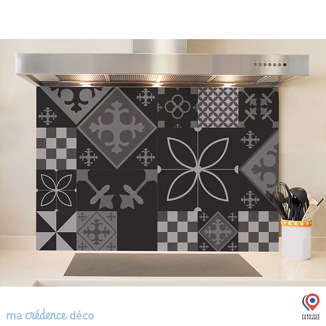 Crédence cuisine fond de hotte Carreaux ciment patchwork 3 noir – Verre trempé, L 60 cm x H 45 cm, MaCrédenceDéco