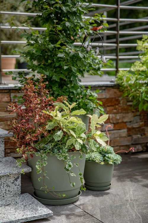 Adapté à votre jardin：Pot en matière recyclée coloris vert kaki Poetic Joy 35 - Ø 34,4 x H 28,4 cm